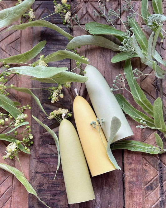 Bivokslys med kuppelform i tre ulike farger.